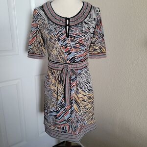 BCBG MaxAzria Keyhole Neck Build In Belt Short Sleeve Dress With Pockets Size S